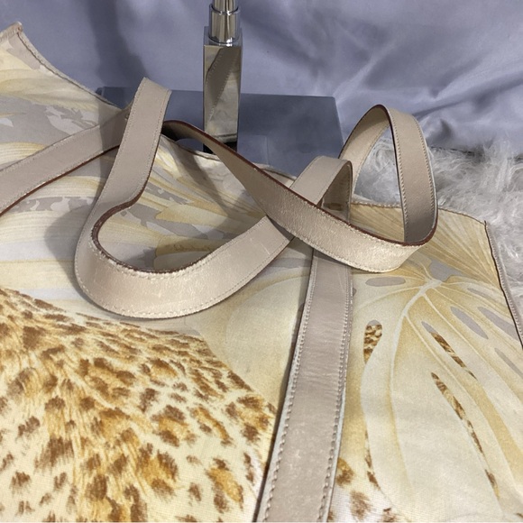 Salvatore Ferragamo Leopard Jungle Safari Tropical Printed Canvas Tote Bag - Picture 9 of 13